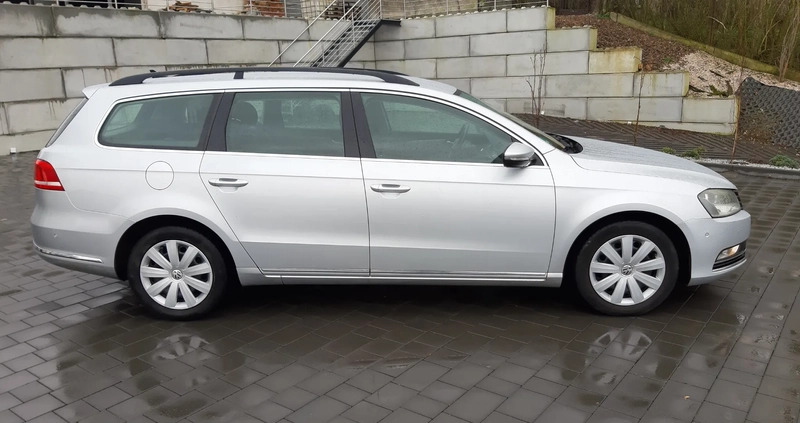 Volkswagen Passat cena 24900 przebieg: 294000, rok produkcji 2011 z Cieszanów małe 466